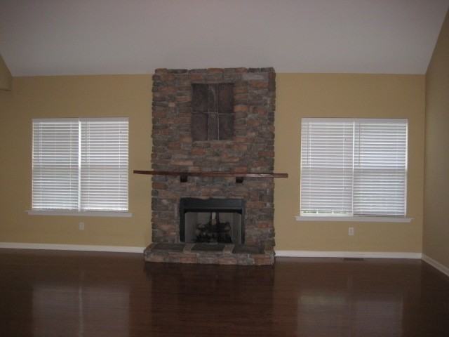 2124 Sherbrooke Ln - Photo 2 of 12