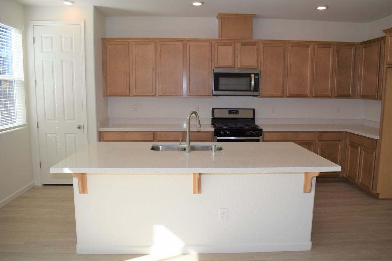 60 Molveno Dr - Photo 4 of 18