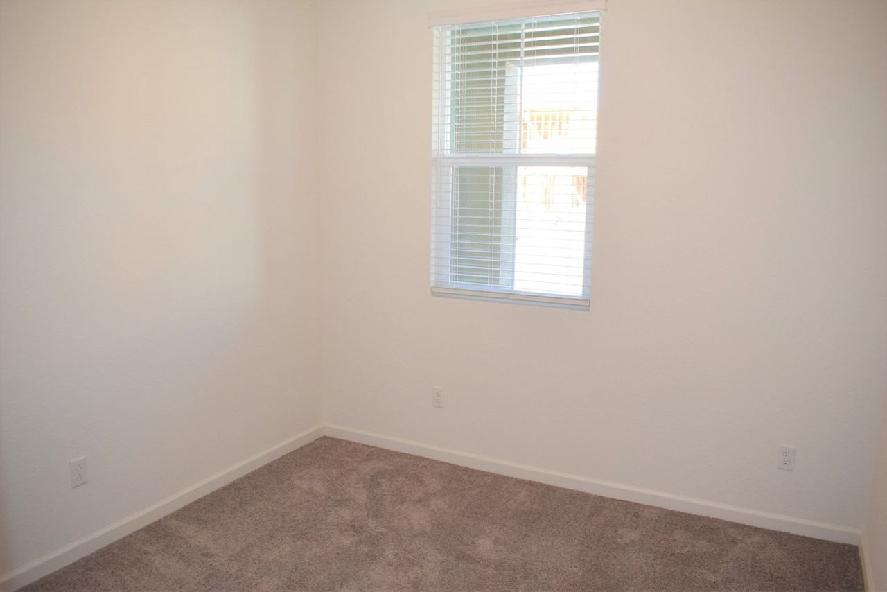 60 Molveno Dr - Photo 6 of 18