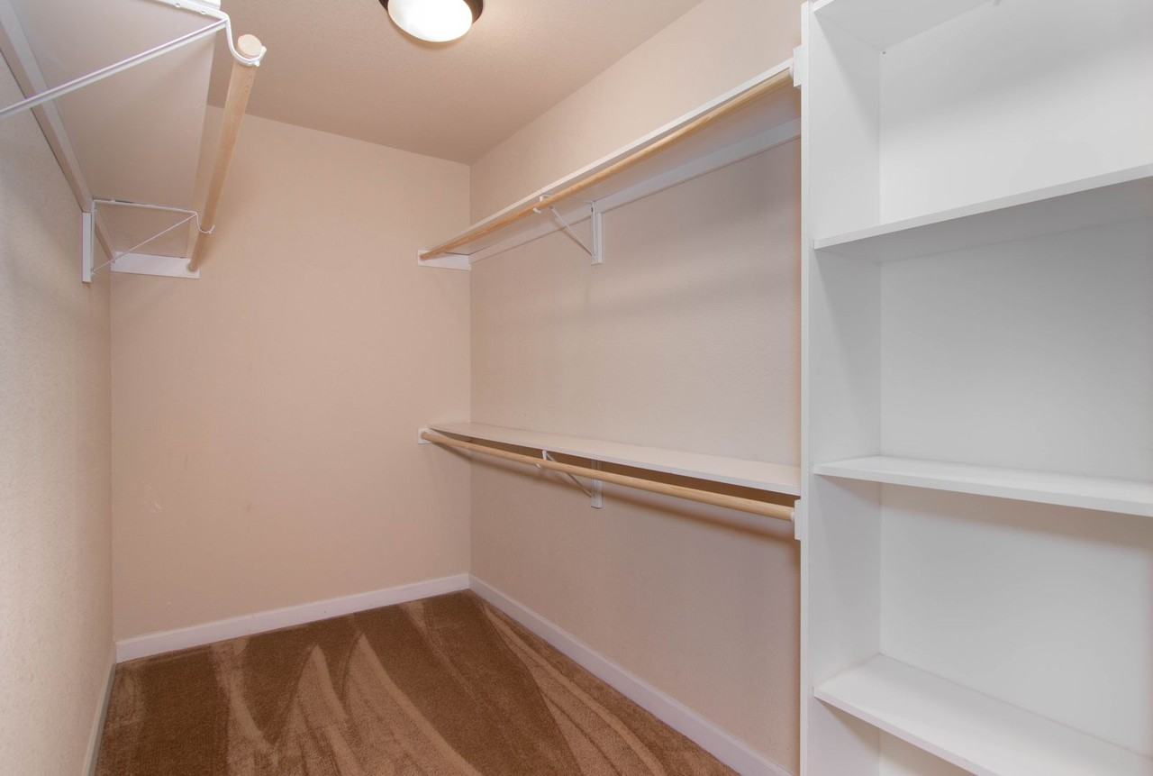 8222 W White Rd - Photo 4 of 23