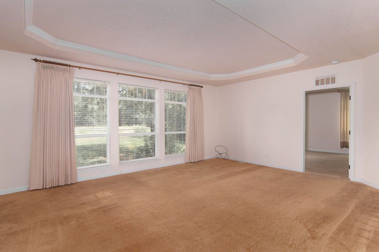 8222 W White Rd - Photo 5 of 23