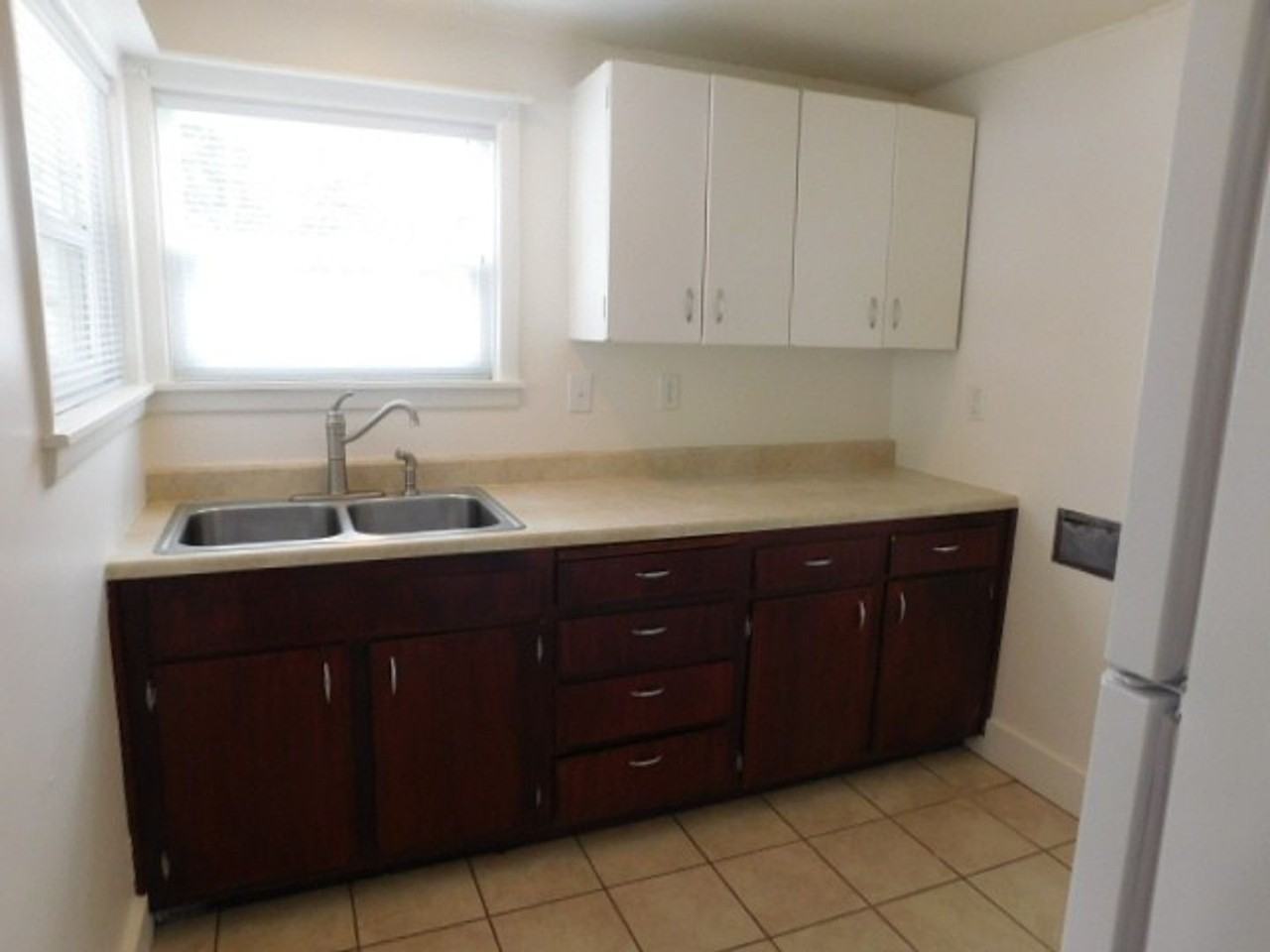 800 Rosemont Ave Nw - Photo 2 of 16