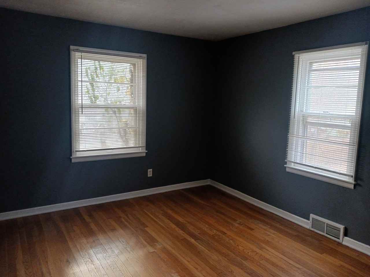 2500 N 47th St - Photo 3 of 9