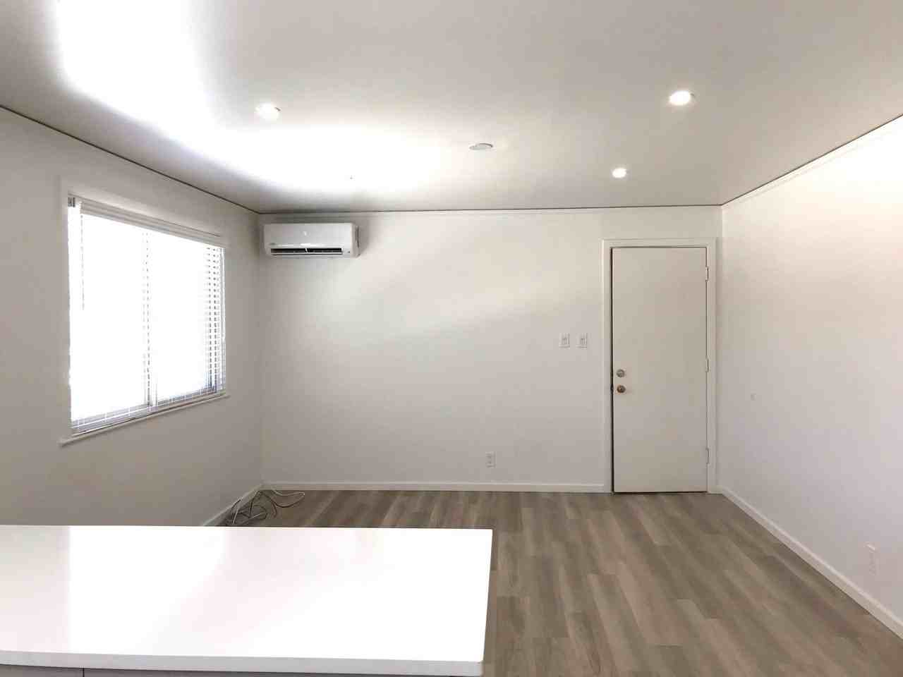 535 Kiva St #7 - Photo 4 of 12