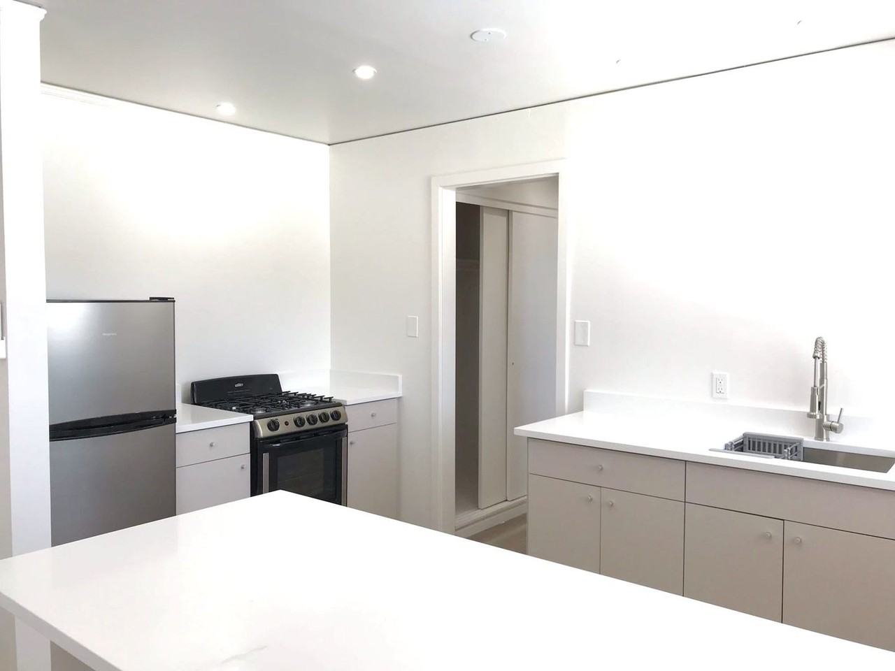 535 Kiva St #7 - Photo 6 of 12