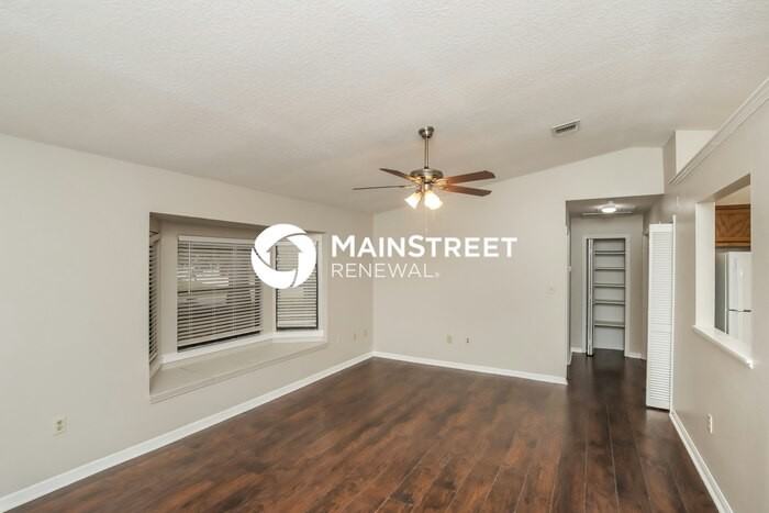 1325 Helvenston St Nw - Photo 4 of 16