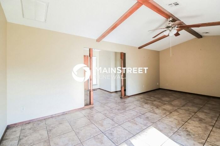 5505 Cloverlawn Dr - Photo 5 of 17