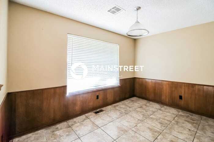 5505 Cloverlawn Dr - Photo 7 of 17