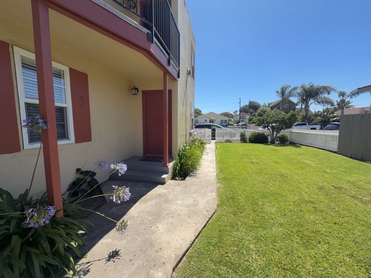 606 - Photo 2 of 13