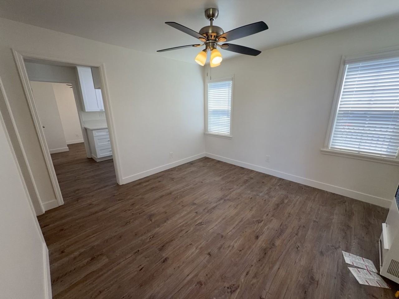 606 - Photo 3 of 13