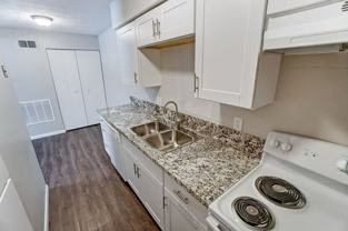 722 Collins Ave | 12/24 - Photo 1 of 1