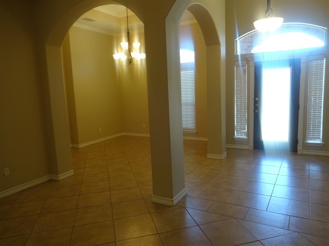 3726 Berkeley Dr - Photo 2 of 21