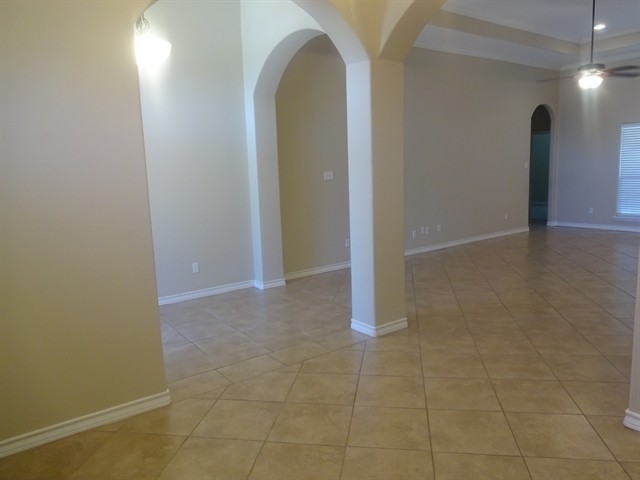 3726 Berkeley Dr - Photo 3 of 21