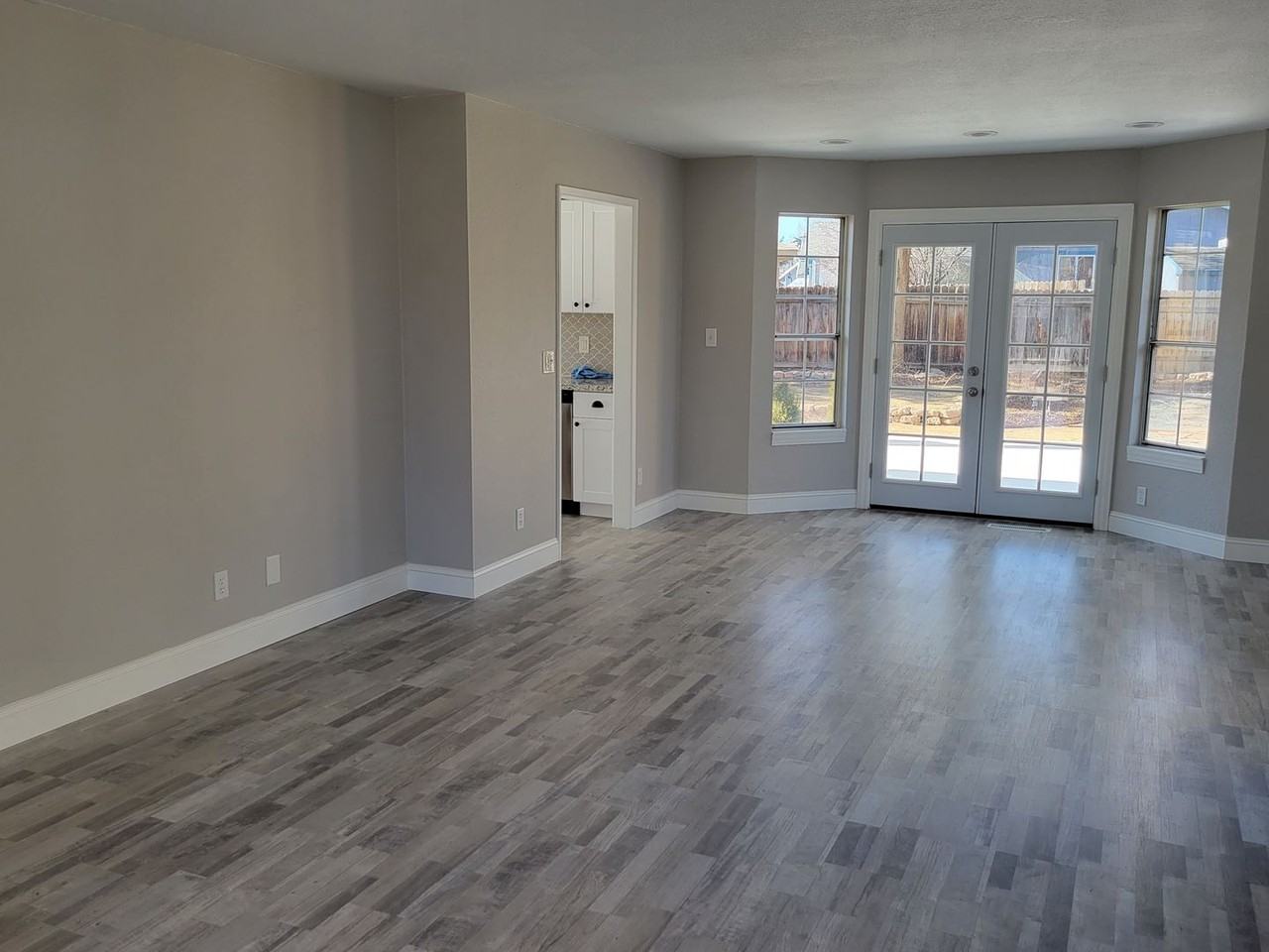 1272 Skylark St - Photo 4 of 32