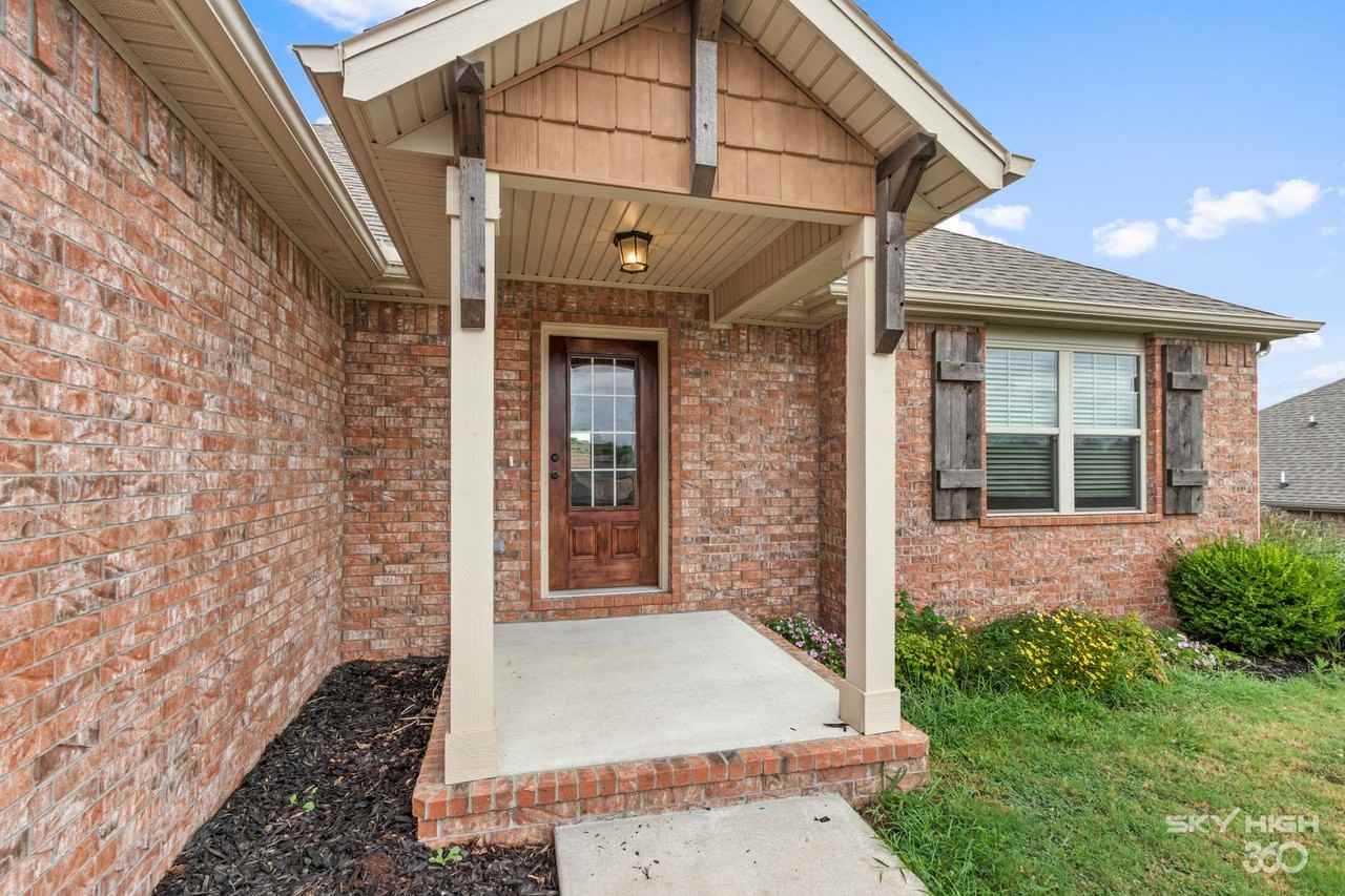 1921 Price Ave - Photo 4 of 28