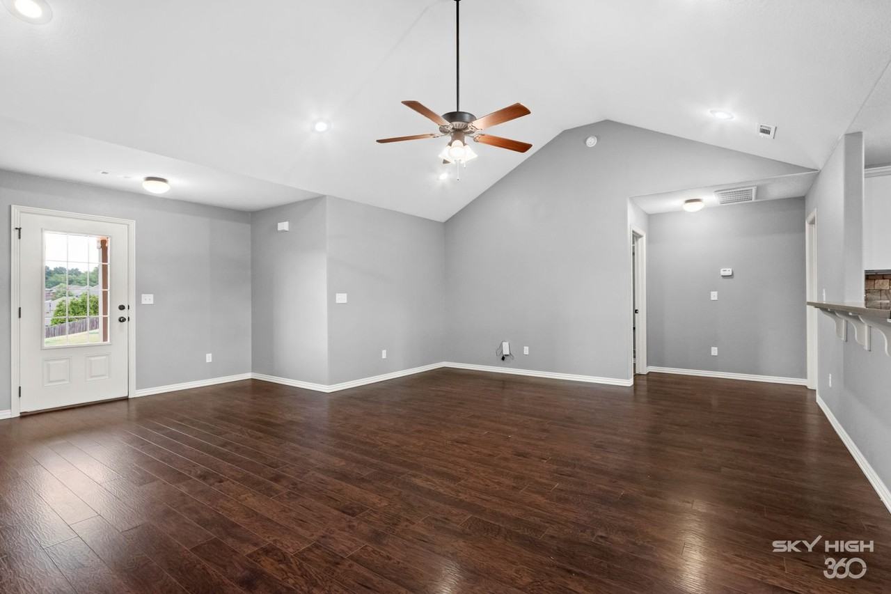 1921 Price Ave - Photo 6 of 28