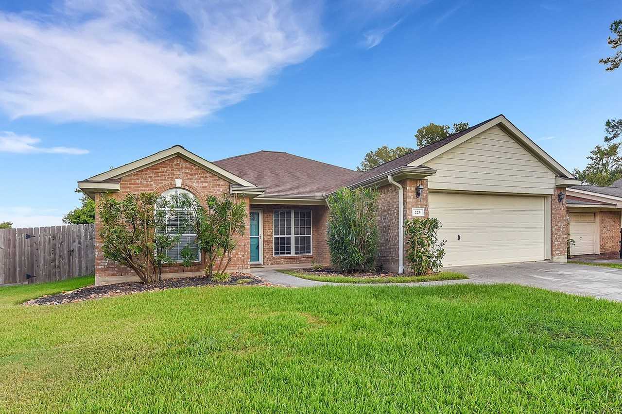 223 Fantasy Ln - Photo 6 of 31