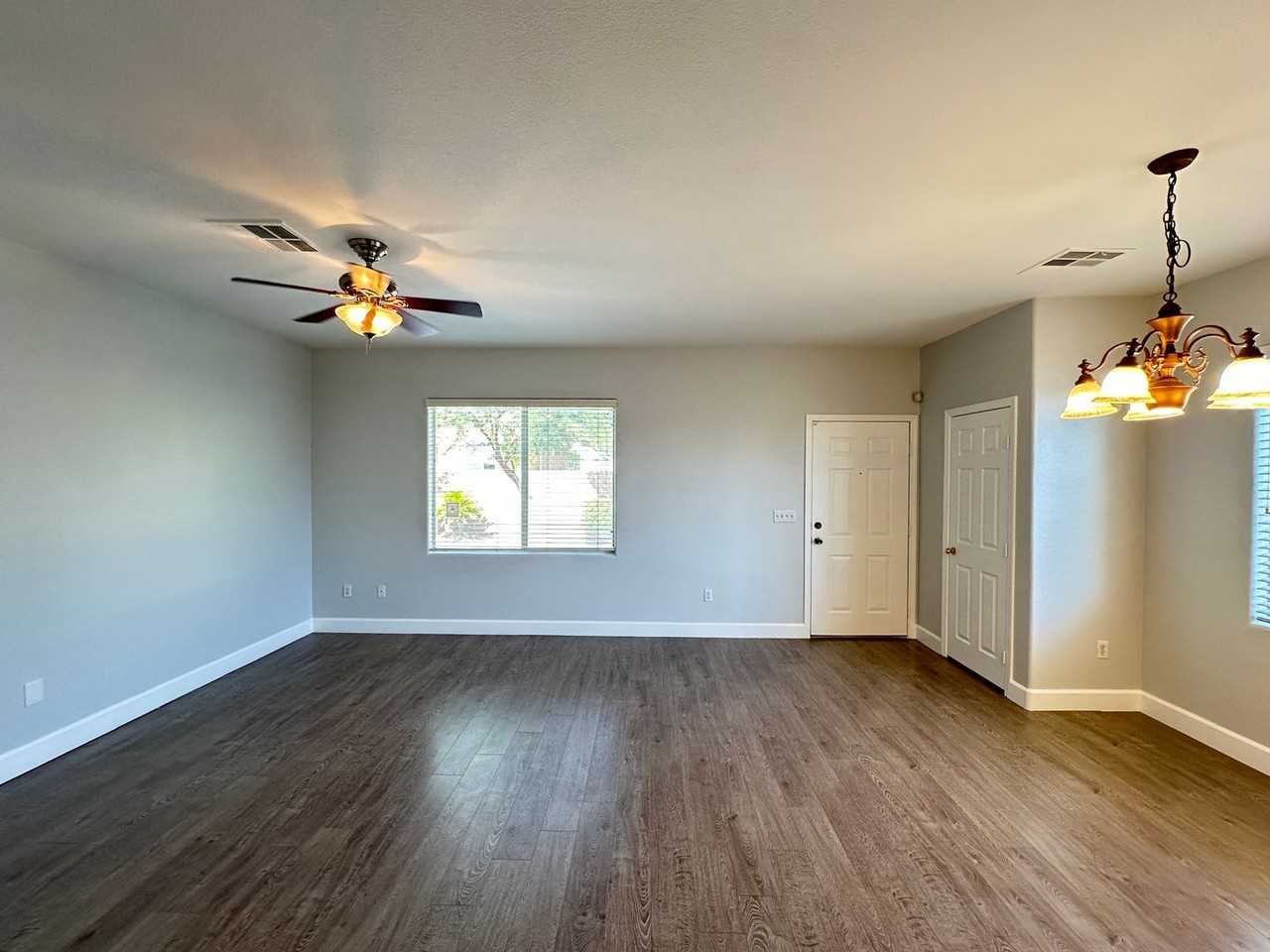 241 Crystal Rose Ct - Photo 4 of 22