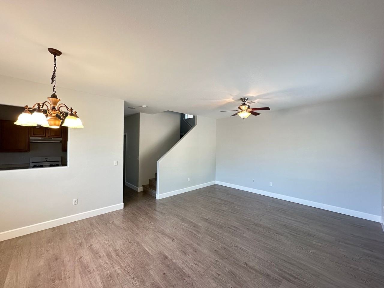 241 Crystal Rose Ct - Photo 5 of 22