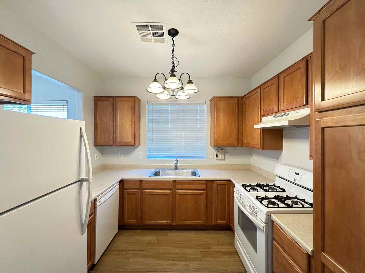 241 Crystal Rose Ct - Photo 6 of 22