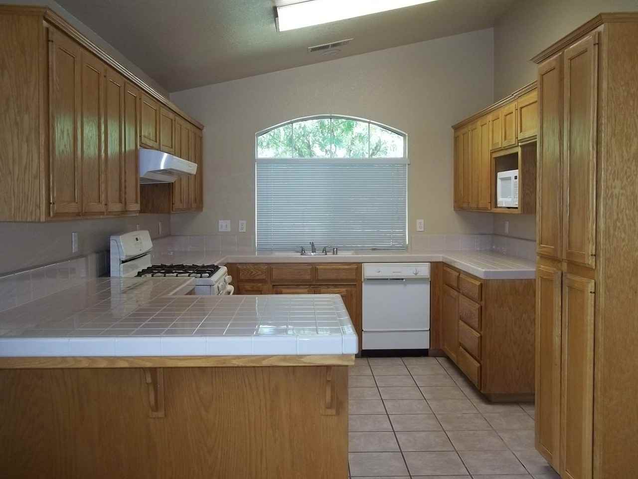 6137 N Alva Ave - Photo 2 of 13