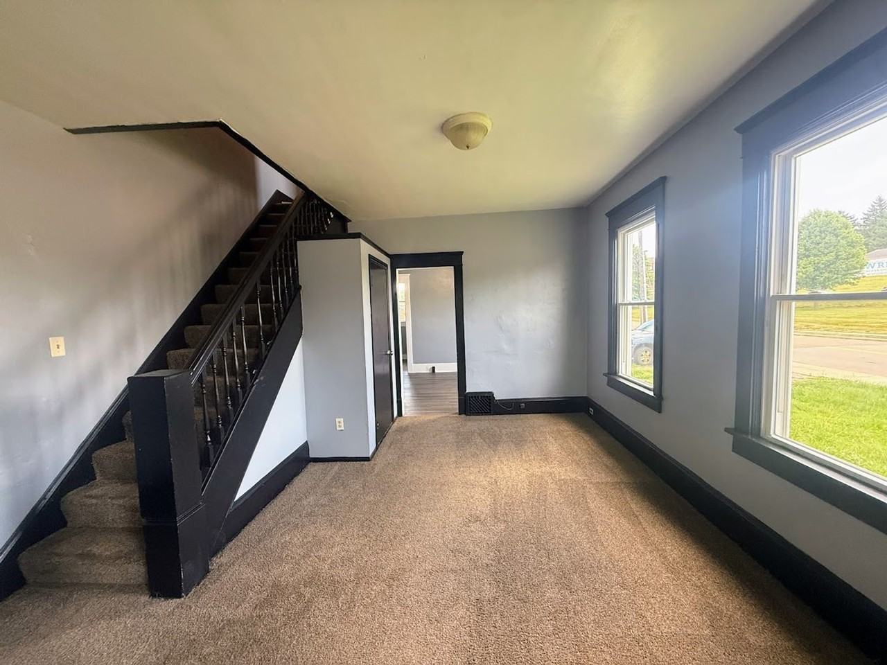 2359 Mahoning Rd Ne - Photo 4 of 12