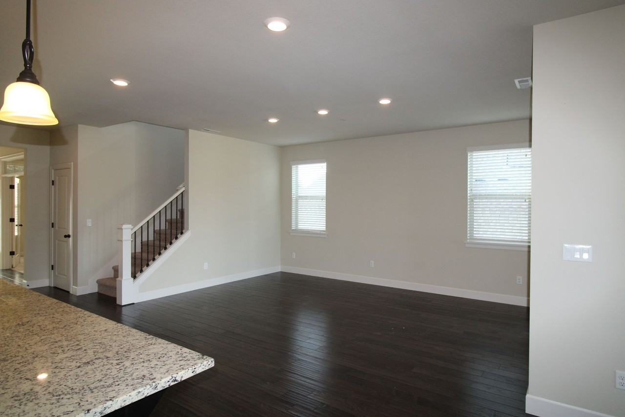 2317 Nw 41st Ave - Photo 4 of 32