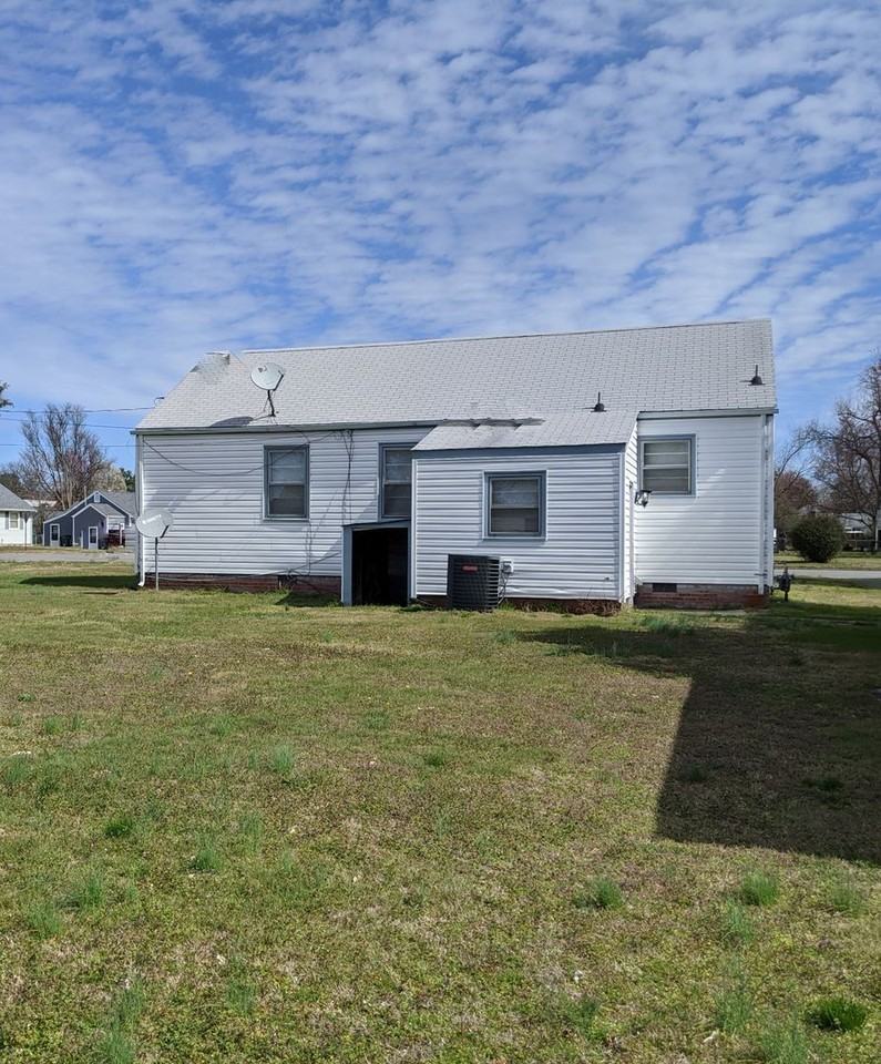 3404 Carlton Rd - Photo 2 of 3