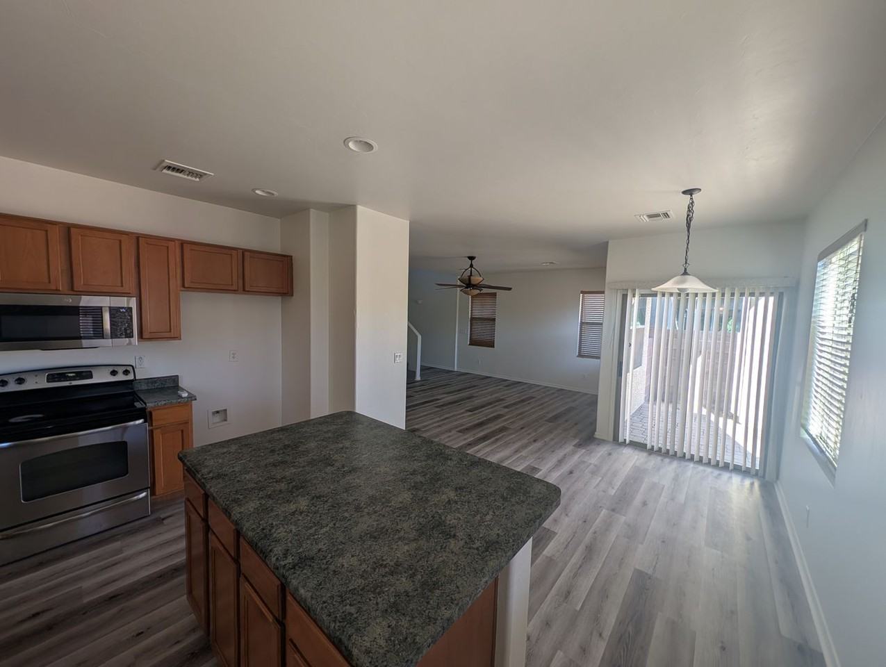 893 E Pecan Shaker Ln - Photo 7 of 38