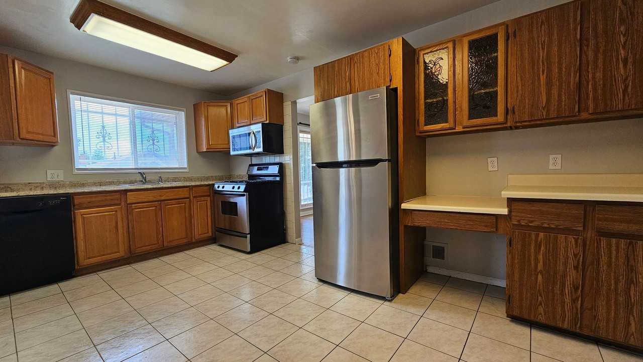 10841 Mildred Dr - Photo 4 of 21