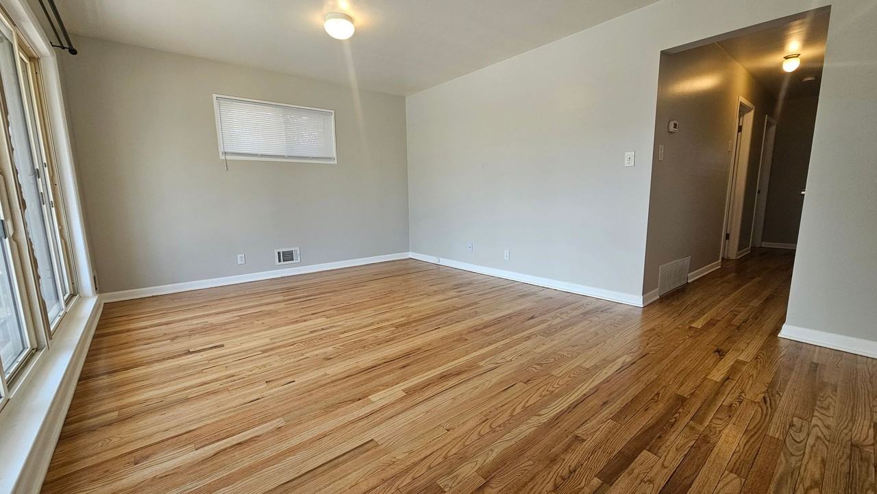 10841 Mildred Dr - Photo 5 of 21