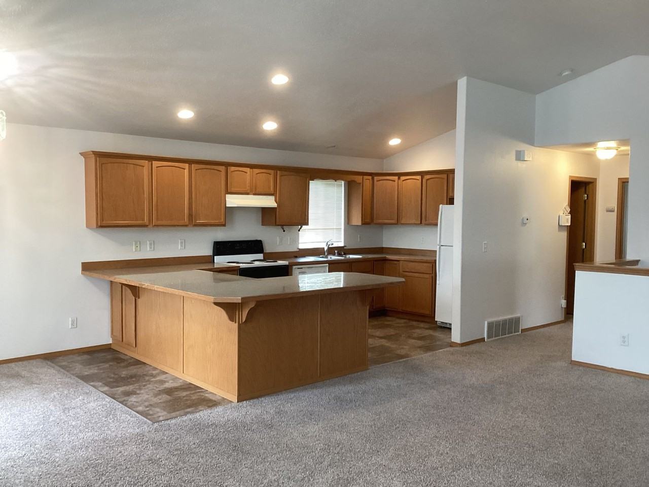 1102 S Aspen Pl - Photo 3 of 12