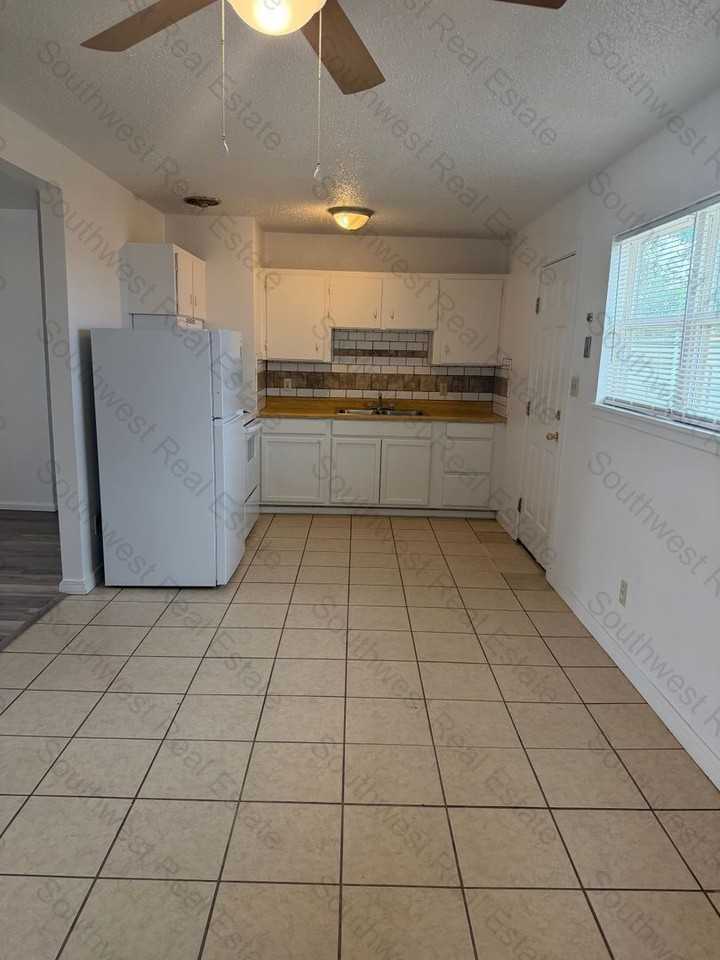 3025 Sheridan St - Photo 2 of 12