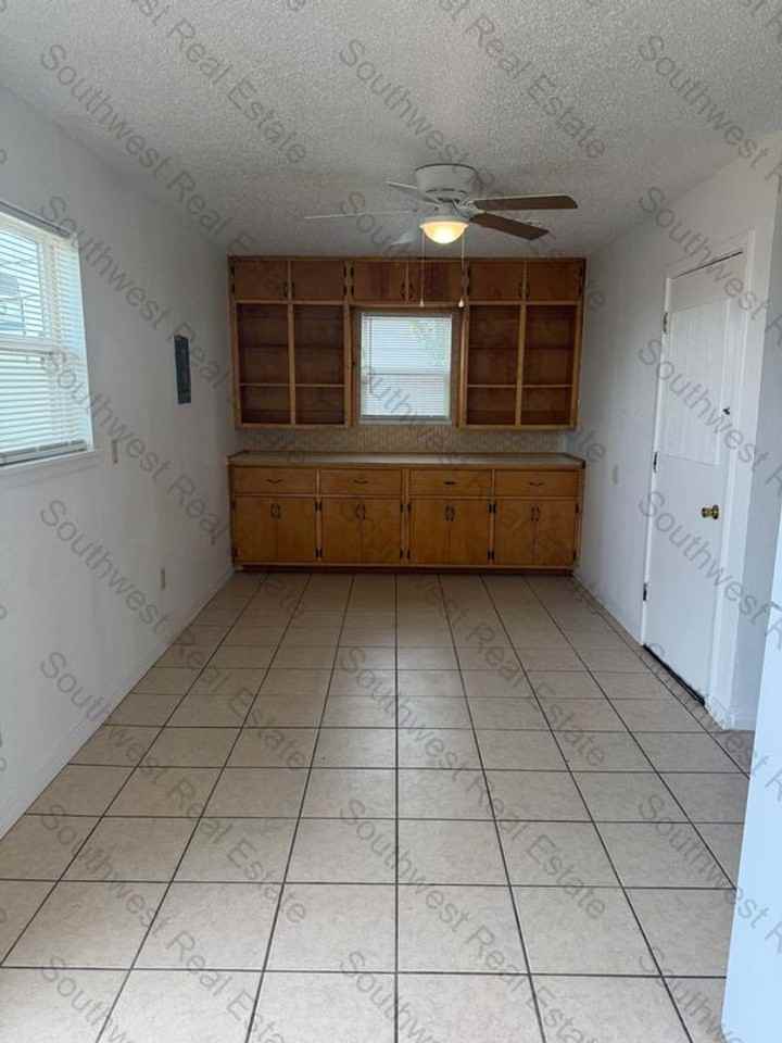 3025 Sheridan St - Photo 5 of 12