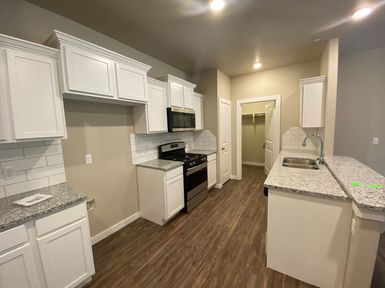 5202 Oakwood Villas Ct - Photo 2 of 11