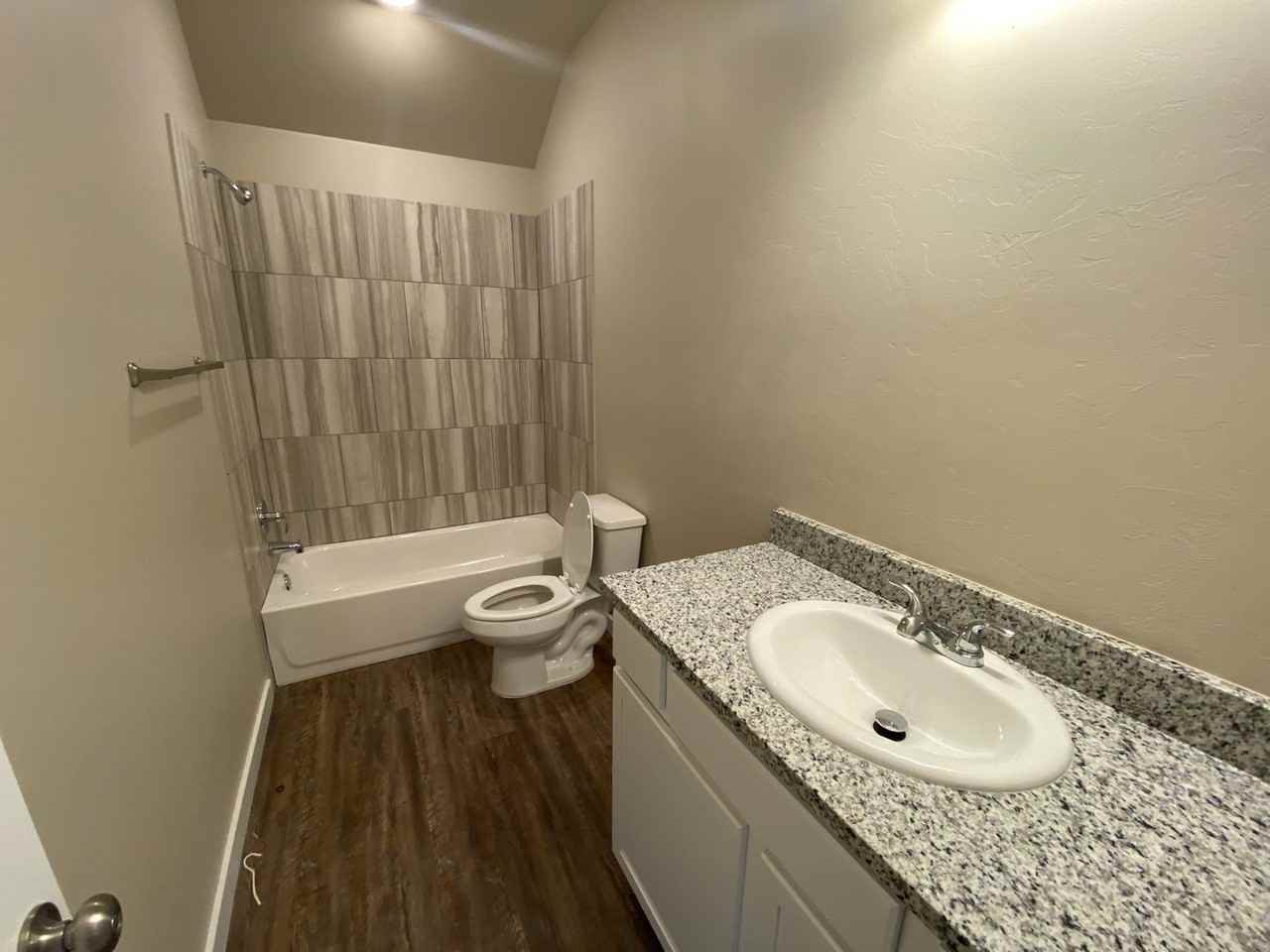 5202 Oakwood Villas Ct - Photo 6 of 11