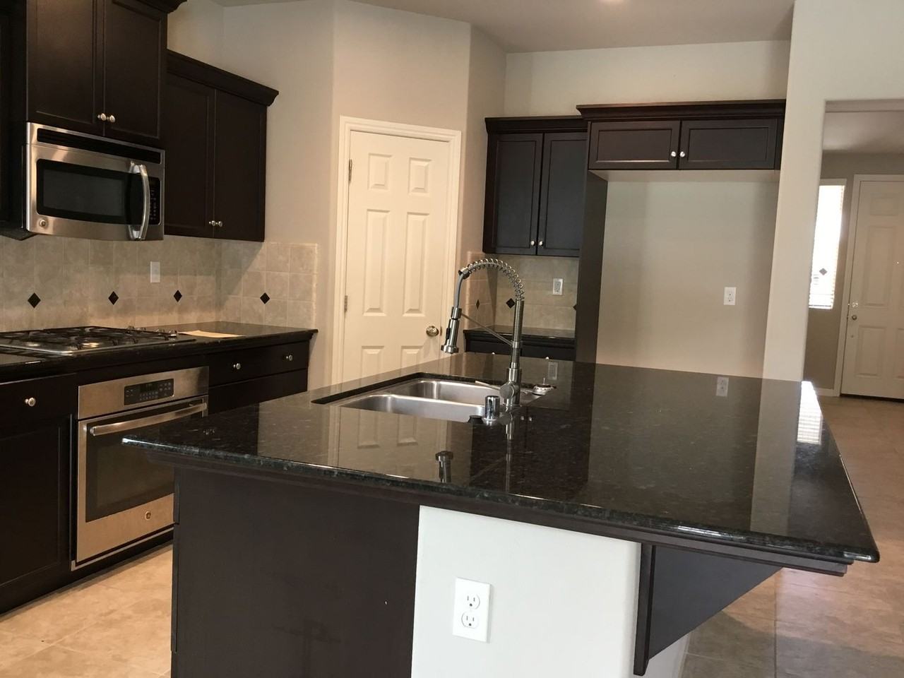 3431 Marengo Ave - Photo 5 of 23