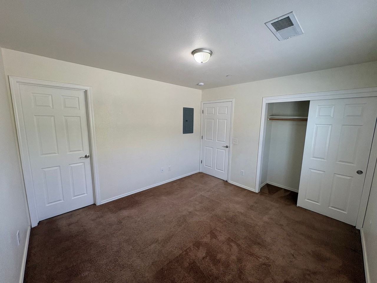 2111 Bella Oaks Dr - Photo 4 of 23