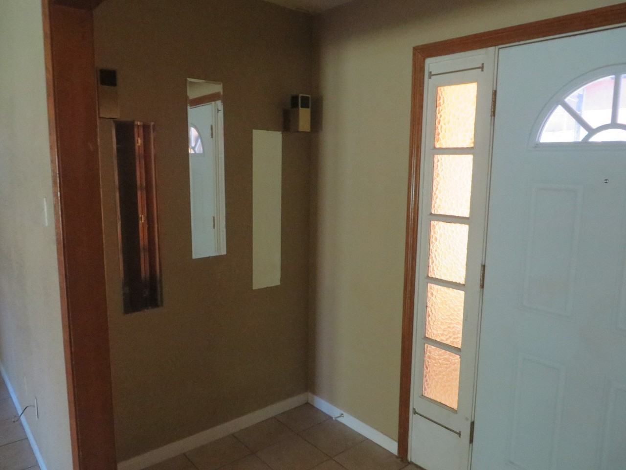 2313 Dover Rd - Photo 3 of 24