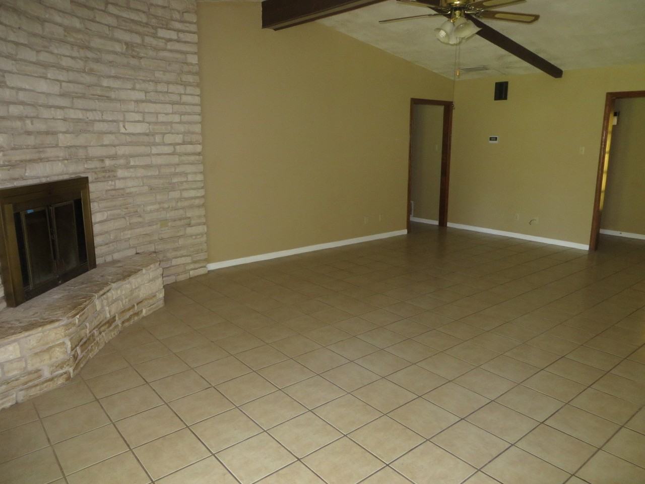 2313 Dover Rd - Photo 5 of 24