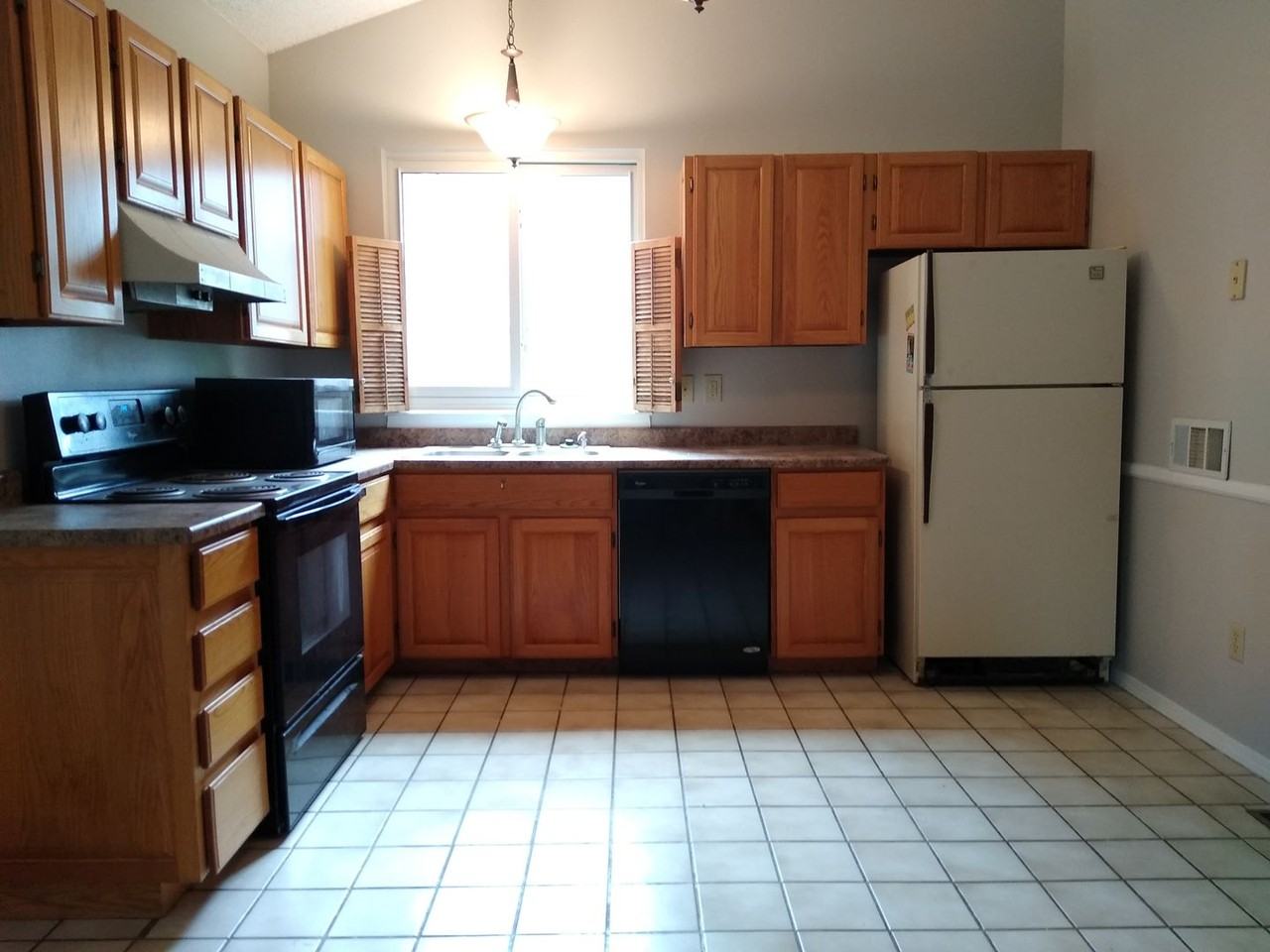 351 S Jefferson Ave - Photo 7 of 44