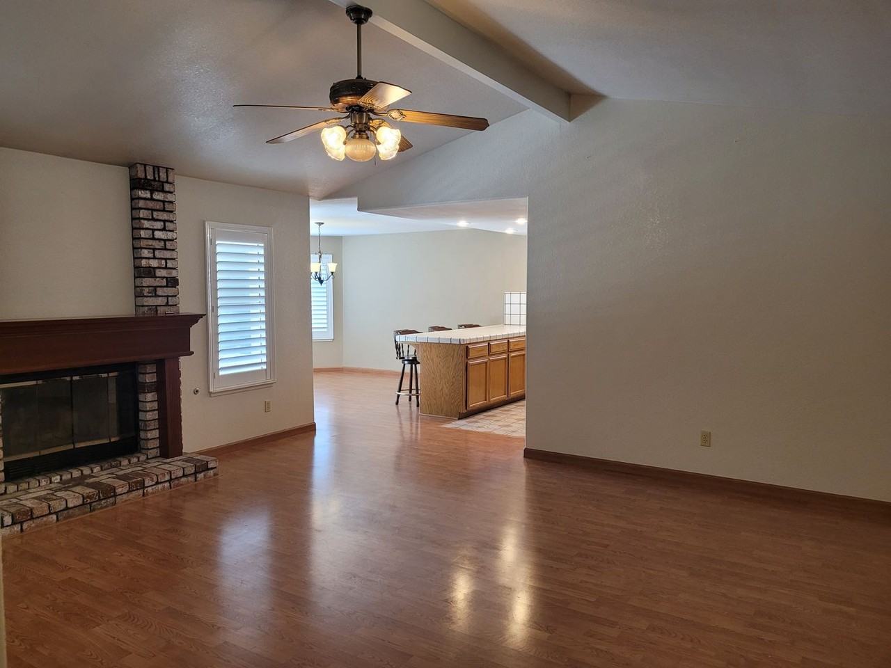 2305 Oxford Ave - Photo 3 of 13