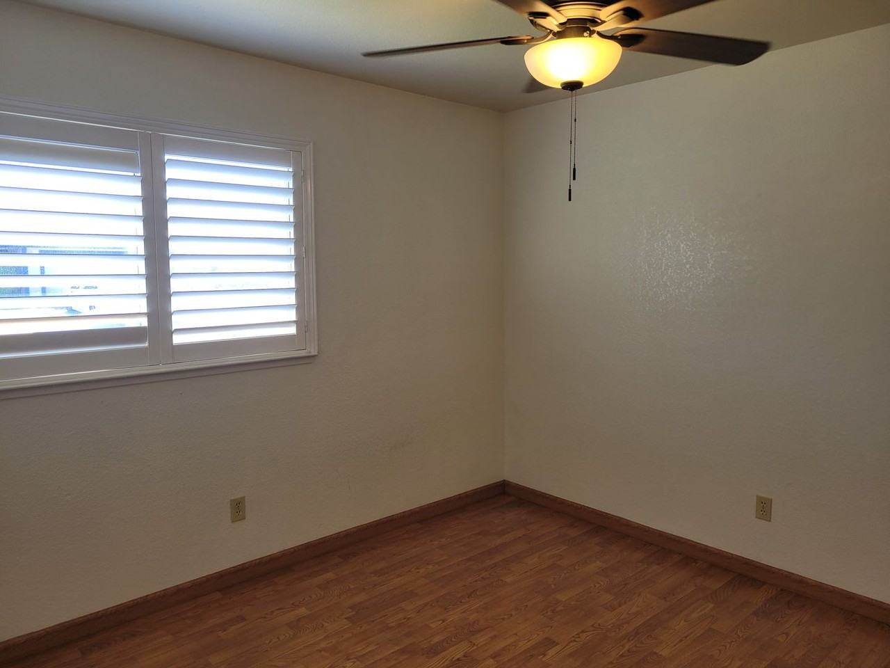 2305 Oxford Ave - Photo 7 of 13