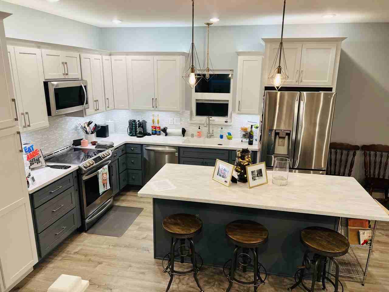 2520 Sunset Dr - Photo 2 of 10