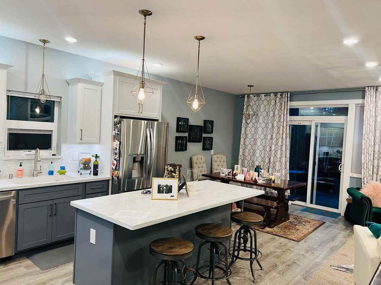 2520 Sunset Dr - Photo 3 of 10