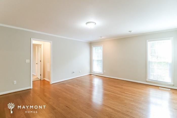1748 King James Dr - Photo 6 of 17