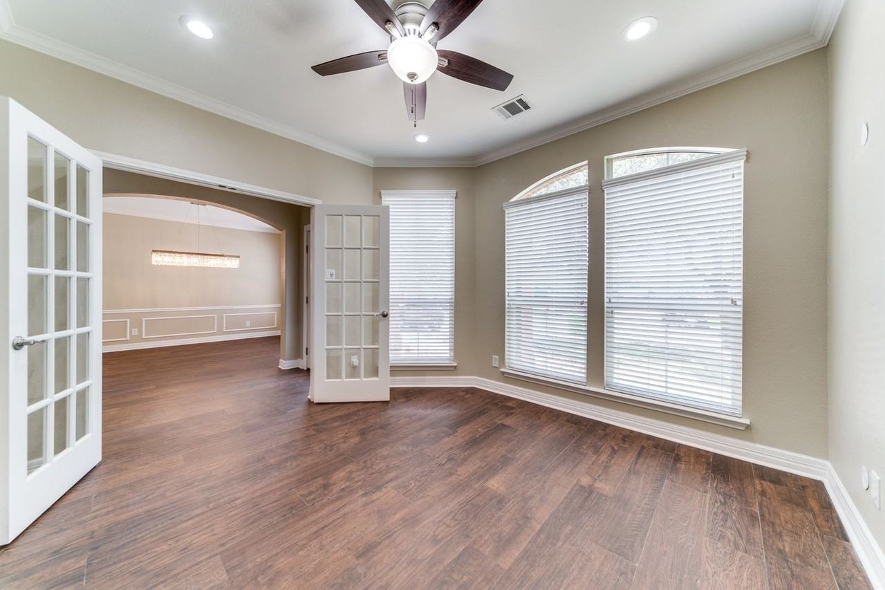 8603 Taylor Walk - Photo 4 of 25