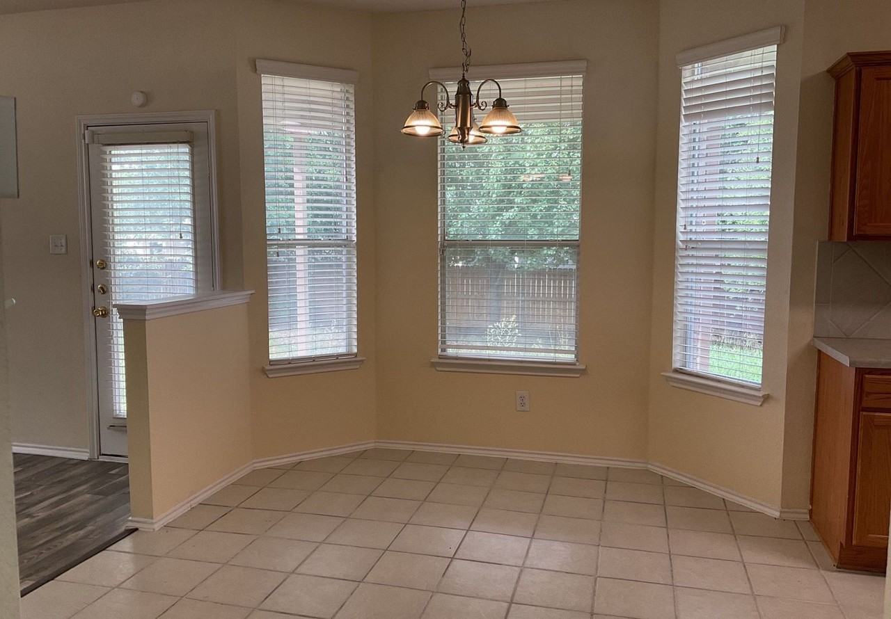 4302 Cessnock Dr - Photo 5 of 26