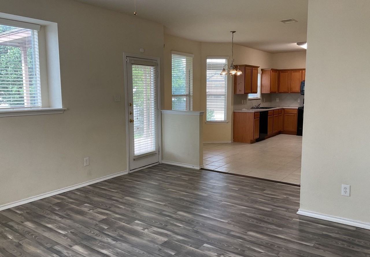 4302 Cessnock Dr - Photo 6 of 26