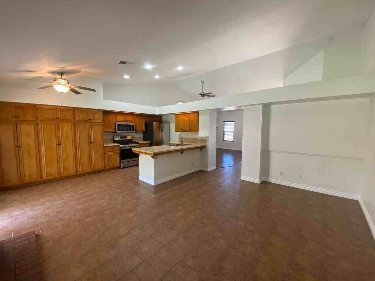 5828 W Avenue L11 - Photo 2 of 24